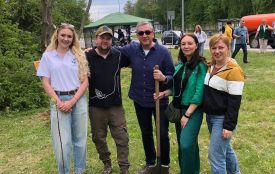 «Сад Підтримки»: Колись плоди з цих дерев нагадають, як вінничани у війну висадили сад з шаною до Героїв!