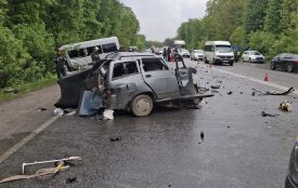 Поблизу села Щітки сталася серйозна аварія. Водій ВАЗу загинув, ще п'ятеро — травмовані