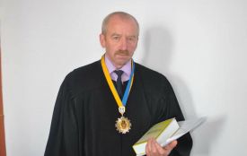 У Хмільницькому міськрайонному суді відбулися кадрові зміни: у відставку пішов Михайло Войнаревич