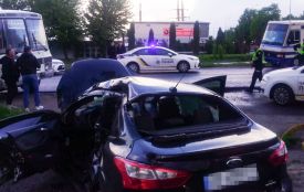 Жахлива ДТП під Вінницею: легковик зіткнувся з двома автобусами, є постраждала