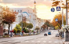 Зупинки, світлофори та заборона руху для приватного транспорту. Як планують змінити Соборну?