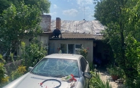 У Хмільнику під час ворожої атаки пошкоджені будинки і кілька авто