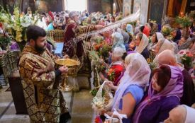 Освячення меду й цілющого зілля: графік богослужінь у Спасо-Преображенському соборі