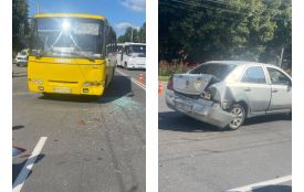 Четверо постраждалих. Пасажирський автобус в'їхав у легковик на проспекті Коцюбинського