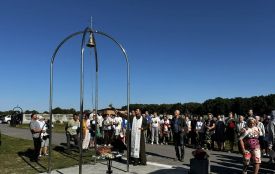 «Тут поховані воїни російсько-української війни»: у Зарванцях  створили майданчик для панахид