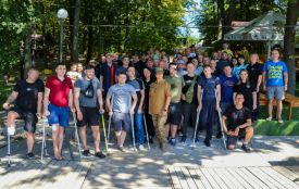 «Тут ми відчуваємо спокій»: у Вінниці поранені гвардійці рибалили та відпочивали на природі