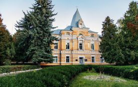 Сюди приїздив Гітлер, працював Кашпіровський: історія і легенди лікарні Ющенка