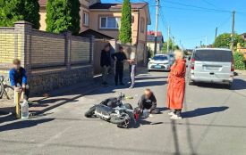 У Вінницьких Хуторах Mercedes збив дітей на електроскутері — один хлопчик у лікарні