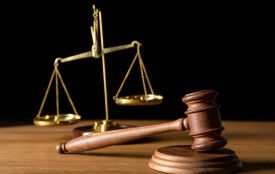 Суд виселив з будинку. Вінничанка систематично знущалася над матір'ю співмешканця