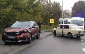 Аварія у Комаргороді: 45-річний водій і 12-річний пасажир потрапили до лікарні