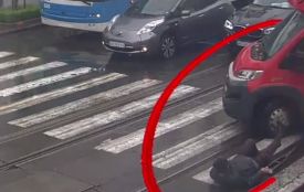 На «зебрі» по Соборній мікроавтобус збив чоловіка на милицях