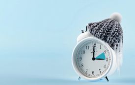 Коли переводимо годинники на зимовий час в Україні: точна дата та поради