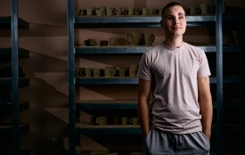 У Вінниці стартувала виставка-продаж «Мистецтво в темряві» з глиняними виробами ветеранів