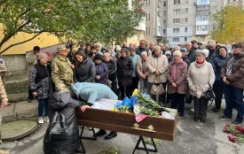 Служив на передовій лише кілька місяців. Вінниця провела у вічність оборонця Олександра Печеня