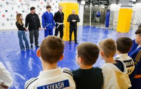 Герой фільму про підйом ветеранів на Кіліманджаро Олександр Міхов зустрівся з вінничанами