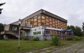 Що має бути на місці кінотеатру «Росія»? Ми запитали вінничан