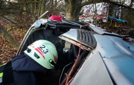 Поблизу села Наддністрянське 16-річного водія діставали з розтрощеного авто