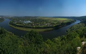 Мальовнича Цекинівка: подільське село, що виринає з-за Дністра