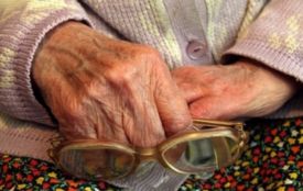 «Я лежача вже шість місяців, а сина забрали в армію» — 79-річна козятинчанка залишилася сама