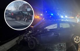 Моторошна ДТП на Перемичці: авто зім’яло після удару, двох людей госпіталізували