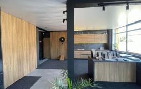 Колористика осені 2025 в інтер’єрах: теплі природні відтінки та текстури підлоги (Новини компаній)