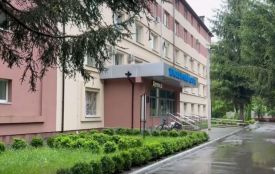 200 000 гривень прессекретарю? Про зарплати в Подільському центрі онкології