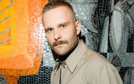 Продюсер Володимир Завадюк показав свою розкішну квартиру, яку орендує в Києві за $1000