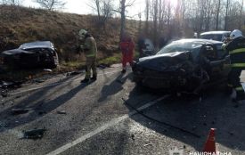 Дві автівки — п’ятеро травмованих: що відомо про ДТП біля села Коростівці