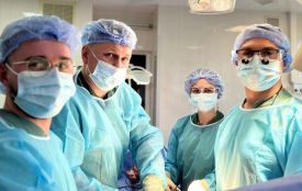 Десятки лікарів боролися за нове життя пацієнта у Вінниці