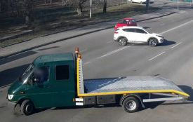 Mercedes не пропустив авто на перехресті Старого міста. Відео моменту ДТП