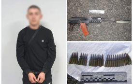 Затримали 25-річного чоловіка, який перевозив у багажнику автомат із набоями