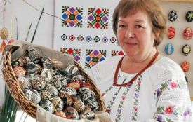 З Могилів-Подільського до Коломиї: Марія Гоцуляк поповнила музейну колекцію авторськими шкрябанками