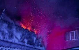 У Хмільнику загорівся дах багатоповерхівки, у Вінниці — гараж