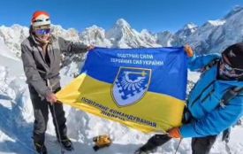 «Росіяни дивилися з-під лоба»: вінничанин у Гімалаях підняв прапор Повітряних сил і говорив про московську нечисть