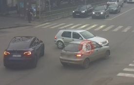 На перехресті в Тяжилові «Фольцваген» врізався в «Део». ВІДЕО