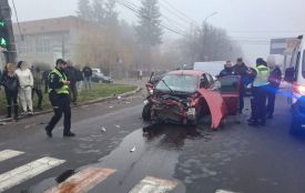 Деталі автотрощі на Юності: до лікарні потрапили двоє дорослих і 11-річна дівчинка