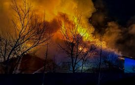 Сусіди витягли чоловіка та жінку з палаючої хати в Дашківцях