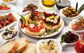 Готуємо стіл за 20 хвилин: добірка швидких закусок для святкового меню