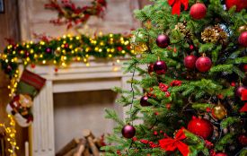 Щоб не зайнялася і не осипалася швидко: чотири місця, де не варто ставити ялинку