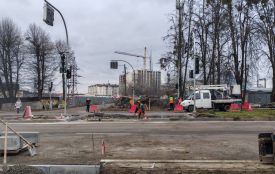 Біля зупинки Стельмаха закінчують облаштування переходу