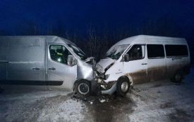 Лобове зіткнення мікроавтобусів біля Саїнки: троє людей опинилися у лікарні