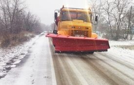Техніка на дорогах, лід — під колесами: що зараз коїться на трасах області