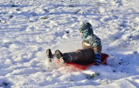 Обмороження та переломи через ожеледицю: що потрібно знати батькам