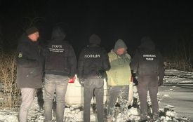 Затримали чоловіка, який за $7000 намагався переправити «клієнта» через кордон