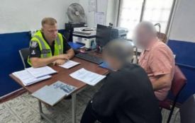 До суду передали справу керівниці благодійної організації та її спільника за продаж гуманітарних авто