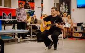 Wellboy виступив для поранених захисників у реабілітаційному центрі Вінниці