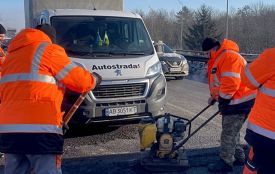 Ремонт у «мінус». Чому на дорогах області латають ями взимку та які технології використовують
