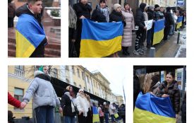 Молодь та військові у центрі Вінниці утворили «Живий ланцюг Єднання» до Дня Соборності