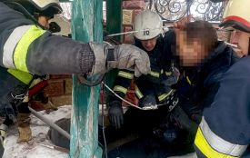 «Народився в сорочці». Чоловіка врятували з 10-метрової криниці у Бершаді