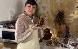 «Тут я відчуваю себе щасливою» — переселенка відкрила в Дорошівці пекарню та створює райський сад
